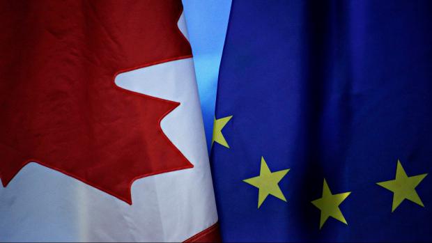 Vlajky Kanady a Evropské unie (ilustrační foto)