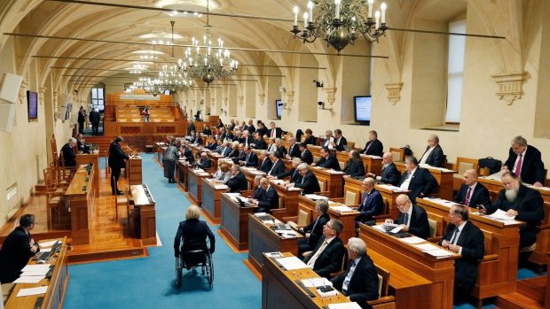 Doplňovací volby do Senátu na Trutnovsku se uskuteční 5. a 6. ledna, případné druhé kolo bude o týden později.
