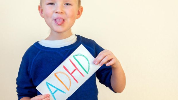 Příznaky ADHD, jako je impulzivita, roztržitost a potíže s plánováním času netrápí jen děti, ale i až 5 % dospělých