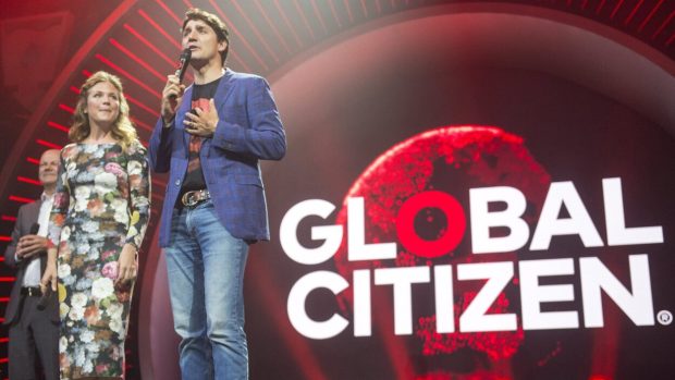 Kanadský premiér Justin Trudeau spolu s manželkou na koncertu Global Citizen