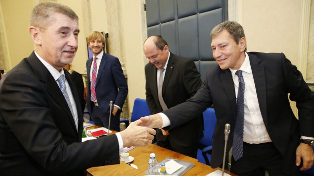 Premiér v demisi Andrej Babiš a ministr průmyslu a obchodu v demisi Tomáš Hüner