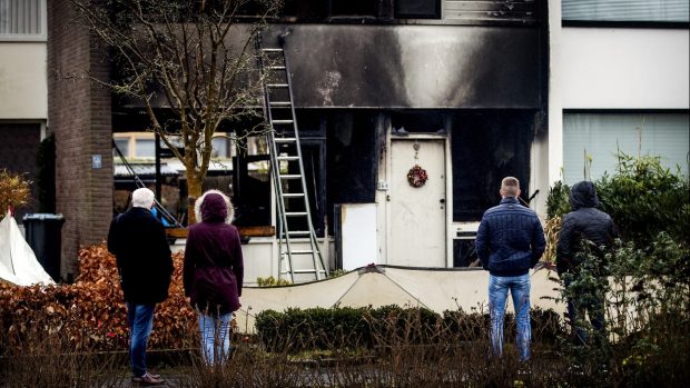 Dům v nizozemském Emmenu, kde zemřeli dvě české děti