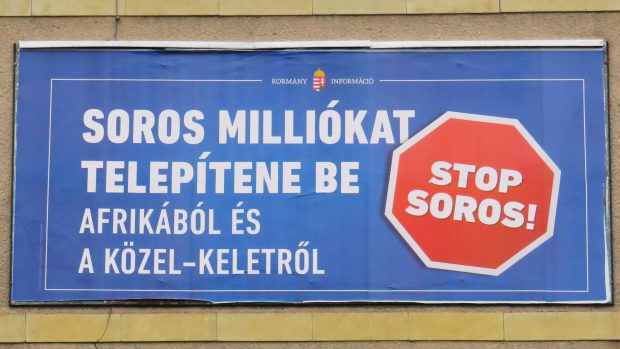 Billboardy &quot;Stop Soros&quot; před jarními maďarskými parlamentními volbami (archivní foto).