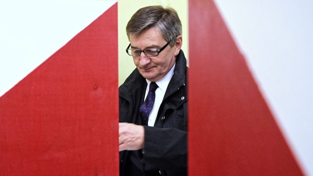 Třiašedesátiletý Marek Kuchciński je v čele Sejmu od listopadu 2015
