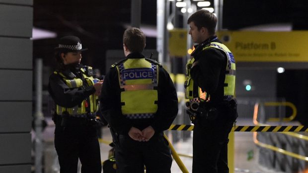 Policie útočníka zadržela, stanice Manchester Victoria je uzavřená