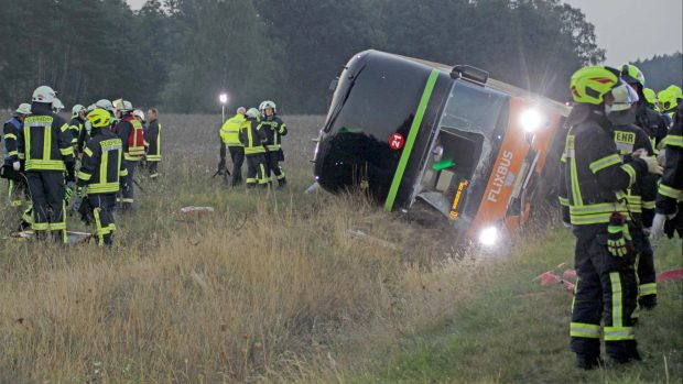 Při nehodě autobusu FlixBus v Německu utrpěli čtyři cestující středně vážná zranění