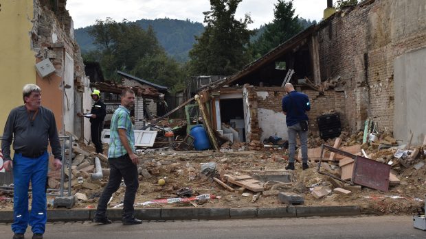 Trosky domu, ve kterém došlo v Koryčanech k explozi