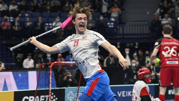 Filip Langer oslavuje vstřelenou branku za českou reprezentaci