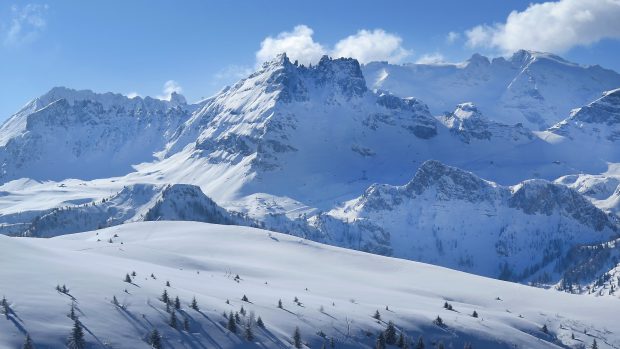 Marmolada je nejvyšší hora Dolomit, které jsou součástí Alp