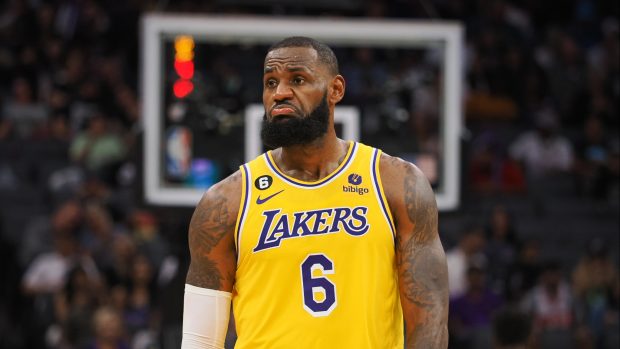 LeBron James v dresu Los Angeles Lakers