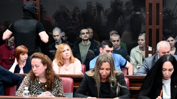 Členové ukrajinského pluku Azov před soudem v Rusku