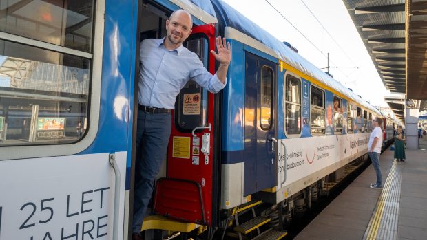 Vlak, který vypravil Česko-německý fond budoucnosti, vyjel v sobotu z Prahy do Berlína