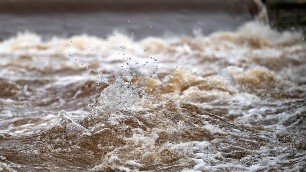 Hladina řeky Labe stoupla kvůli dešťům z posledních dnů