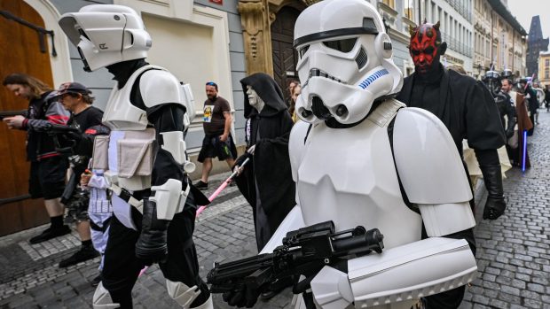 Pochod fanoušků Star Wars Prahou byl první po čtyřech letech