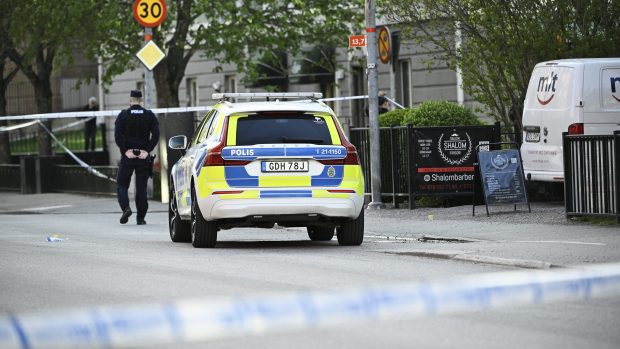 Zřejmě tři lidé v úterý přišli o život při střelbě v centru švédského města Uppsala