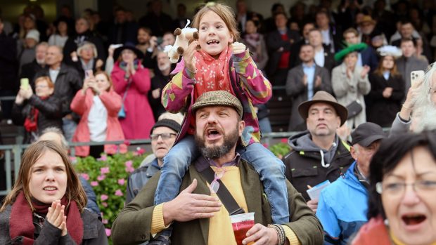 Fanoušci si užívali 135. ročník Velké pardubické