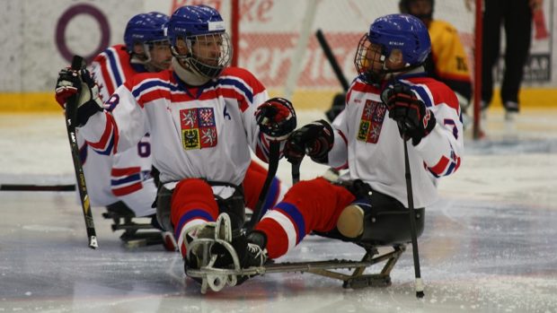 Čeští sledge hokejisté si zahrají na zimních paralympijských hrách v Pchjongčchangu.