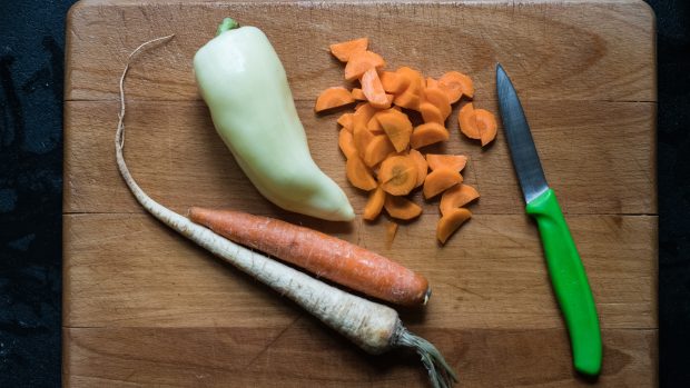 Podstatou nového výživového stylu je občas omezit nebo vynechat maso a mléčné výrobky. (ilustrační foto)