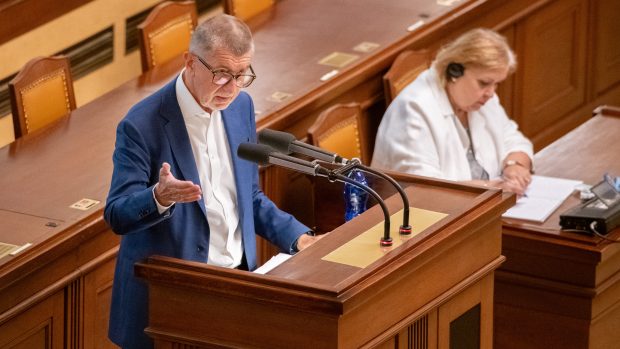 Bývalý premiér a předseda hnutí ANO Andrej Babiš při projevu ve Sněmovně