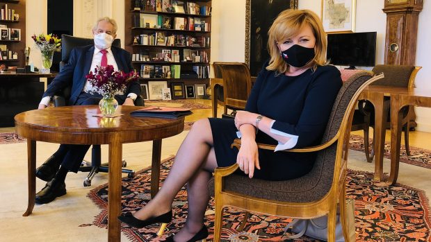 Ministryně financí Alena Shillerová (za ANO) se sešla s prezidentem Milošem Zemanem