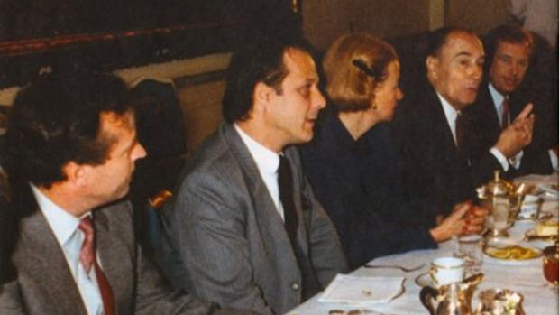 Snídaně československých disidentů s francouzským prezidentem Mitterrandem