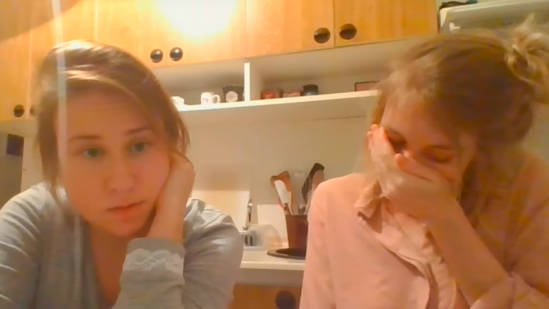 Dívky z videa na Youtube: Jak jsme přišly ke koronaviru a jak to zvládáme.