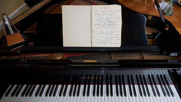 klavír Freddie Mercury aukce Sotheby&#039;s