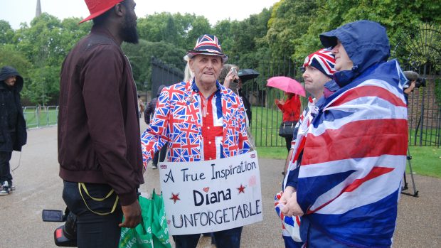 Tery Hutt přezdívaný Mr. Union Jack, tedy Pan britská vlajka, na archivní fotografii z roku 2017