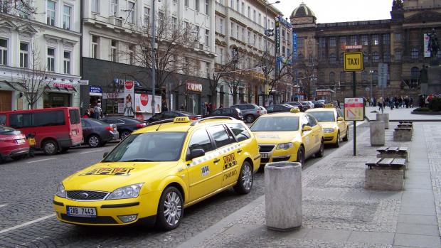 Fair Place stanoviště taxislužby na pražském Václavském náměstí (foto z roku 2012)