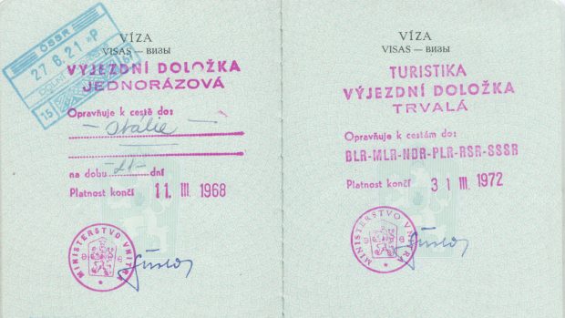 Výjezdní doložka v československém pase z období roku 1968.