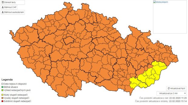 Meteorologové varují před nedělním silným větrem.