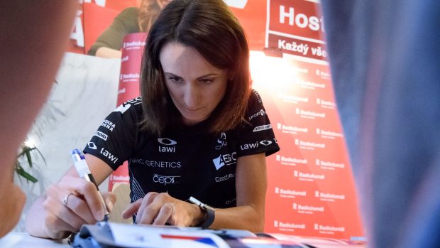 Martina Sáblíková při autogramiádě sportovců cyklu Olympijský rok