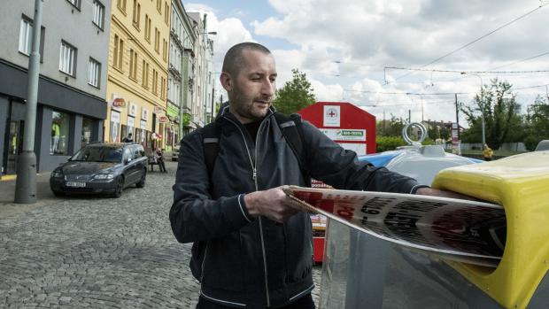 Zdeněk Jahn, iniciátor strhávání nelegální reklamy ve veřejném prostoru, Palmovka