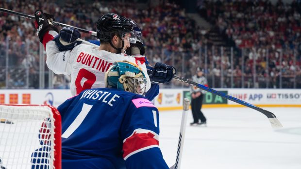 Druhý den mistrovství světa v hokeji v Praze ale otevřel zápas Kanady s Velkou Británií, který byl velkým překvapením