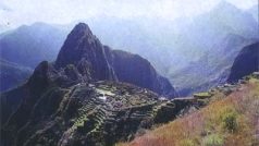 Machu Picchu. Z tohoto pohledu má prý město tvar ležící pumy.