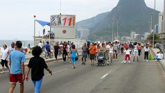 Brazilská pláž Ipanema je o víkendu zavřená pro motorová vozidla.