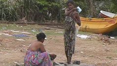 V rybářské vesnici nedaleko hlavního města Srí Lanky Colomba nezbylo po ničivé vlně téměř nic. Vodu ale naštěstí mají.
