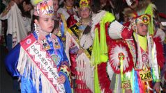 Severoameričtí indiáni na setkání kmenů