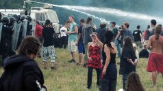 CzechTek 2005 - sobotní zásah policie