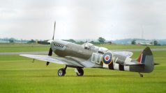 Tento původně jednomístný Spitfire při spojenecké invazi do Normandie dosáhl prvního sestřelu nepřátelského letounu během Dne D. Zahrál si také ve filmu Bitva o Británii.