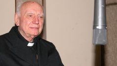 Kardinál Špidlík ve studiu Radia Vaticana