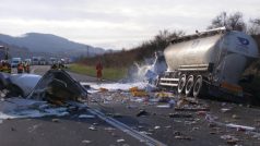 Srážka cisterny s dodávkou u Starého Jičína