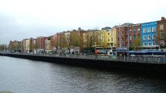 Nábřeží řeky Liffey v Dublinu