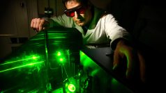 Vědci sledují vibrace metodou Ramanovy spektroskopie