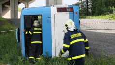 Cvičení záchranářů (zásah při zřícení autobusu z dálničního mostu)