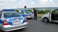 Německá dálniční policie při kontrole