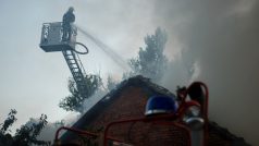 Požár domů v obci Lukovna na Pardubicku
