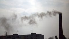 kouřící tovární komín