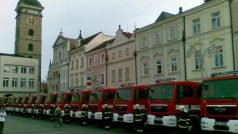 Nová hasičská technika na náměstí v Českých Budějovicích