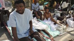 Zranění po zemětřesení na Haiti
